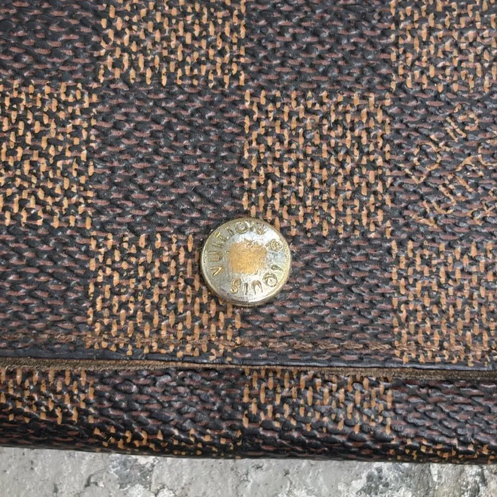 Vintage Louis Vuitton key holder